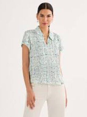 Cabi Float Top Style 6718 Spring 2025 Printed V-Neck Short Sleeve Blouse